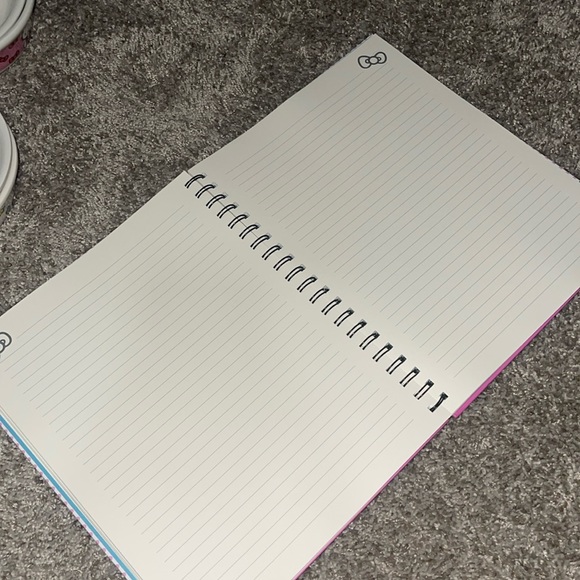 Hello kitty notebook - Picture 2 of 2